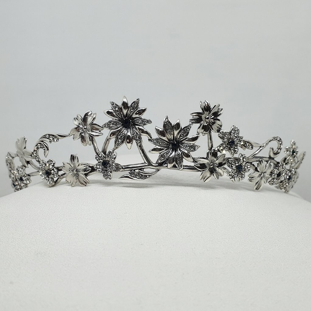 Tiara Galatea  /  Plata de ley  /  Made with Swarovski Elements ®