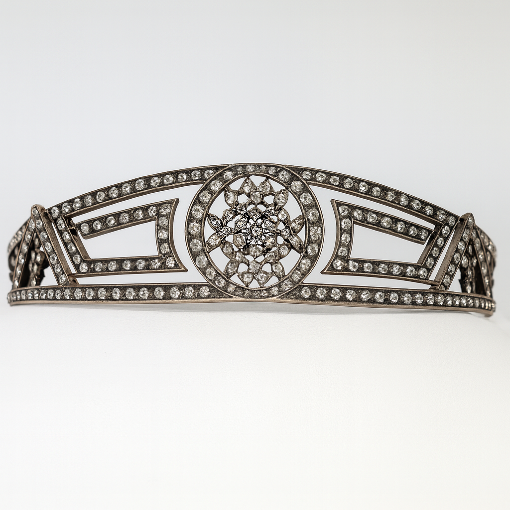 Tiara Capri / Novias / Plata de Ley / Made with Swarovski Elements®