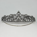 Tiara Edén  /  Plata de ley  /  Made with Swarovski Elements ®